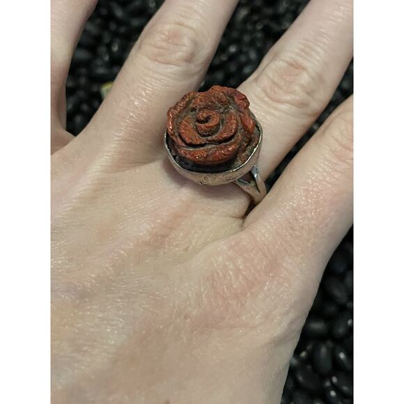 Signed EXEX Carved Coral🌹Rose Flower Set In Sterling Hammered Texture Ring~8.5 - Picture 1 of 10